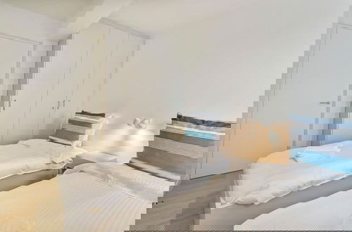 Foto 33 - Majestic Apartment With Breathtaking Sea View