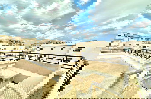 Foto 1 - The Lake View Spacious With Amazing Terrace