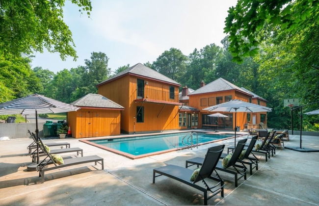 Soleil Manor White Plains - Photo 2