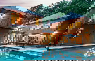 Foto 1 - Soleil Manor White Plains