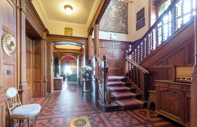 Live Your Dream at This Castle in the City of Spa - Foto 2