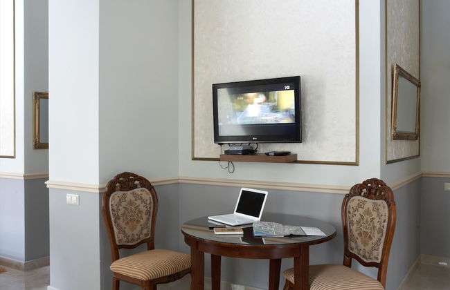 Theatre Boutique Aparthotel - Photo 76