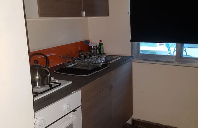 Camara Gardens Apartments with Pool - Foto 4
