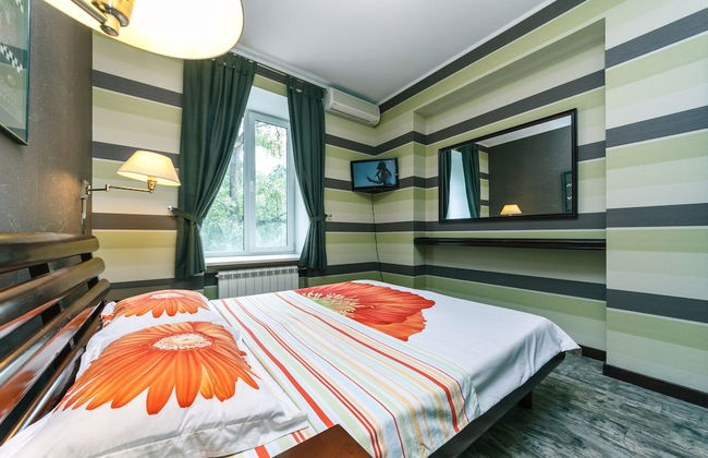 Kyiv Apartments - Photo 9