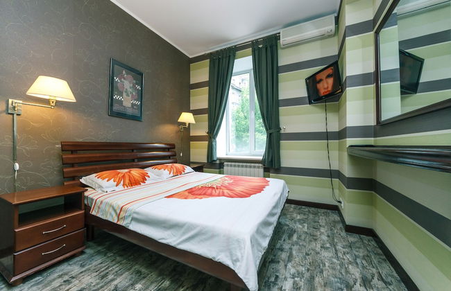 Kyiv Apartments - Photo 7