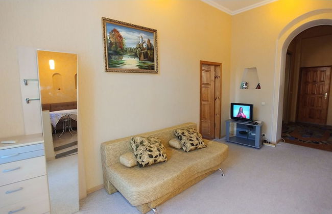 Kyiv Apartments - Photo 31