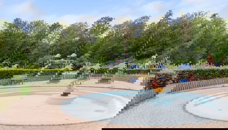 Foto 1 - Beautiful Chalet in the Woods With a Shared Pool