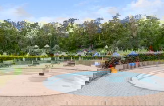 Foto 1 - Beautiful Chalet in the Woods With a Shared Pool