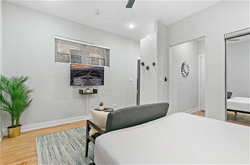Photo 9 - Remodeled Studio Apt in East Lakeview