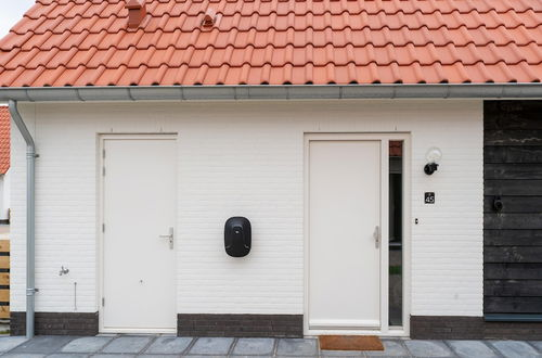 Photo 2 - Holiday Home Near Beach Gorishoek With Sauna and Bubble Bath