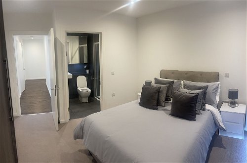 Foto 8 - Immaculate 2bed Apartment in London - City Views