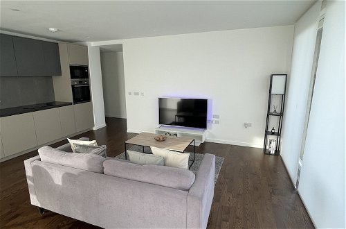 Photo 21 - Immaculate 2bed Apartment in London - City Views