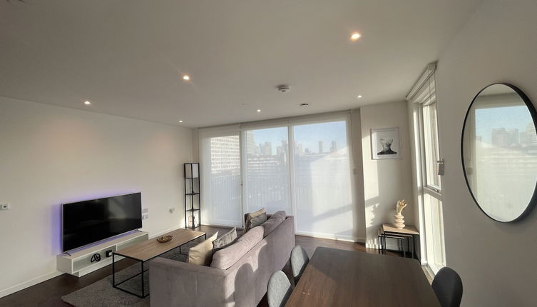 Foto 1 - Immaculate 2bed Apartment in London - City Views