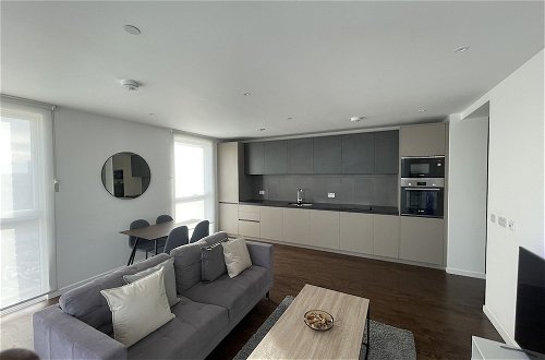 Photo 12 - Immaculate 2bed Apartment in London - City Views