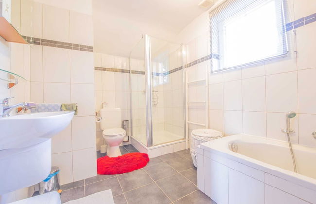 Holiday Home Le Jardin de Satine et Celestine in Durbuy - Foto 9