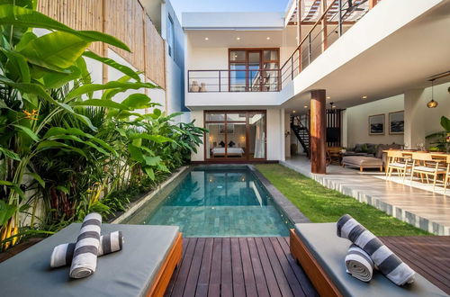 Photo 1 - 4BR Luxury Modern Contemporary Villa in Canggu