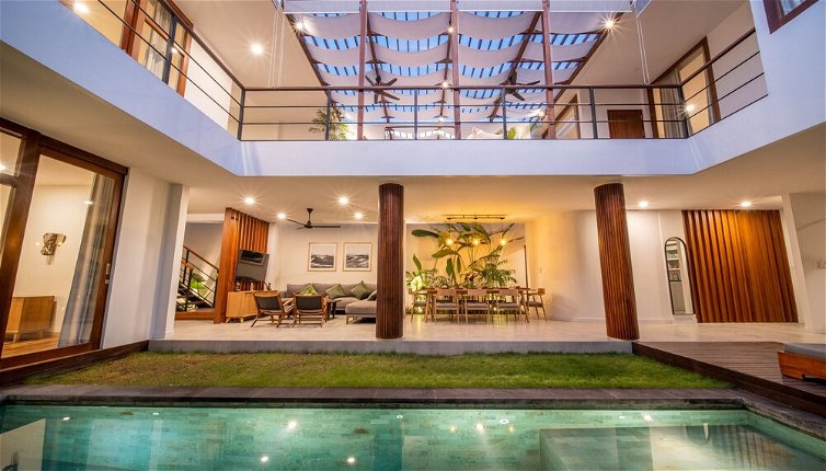 Photo 1 - 4BR Luxury Modern Contemporary Villa in Canggu