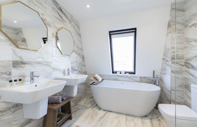 Elliot Oliver - Stunning 6 Bedroom Regency House With Parking - Foto 24