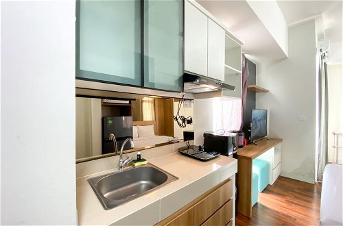 Photo 6 - Modern Look And Warm Studio At Vasanta Innopark Apartment
