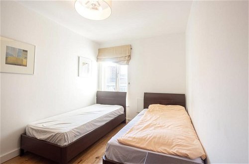 Photo 2 - Excellent 2-bed Apartment in Colindale, London