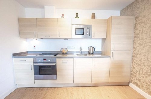 Photo 4 - Excellent 2-bed Apartment in Colindale, London
