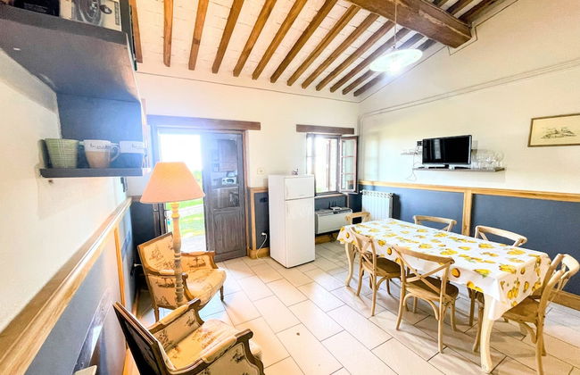 Apt 6 - Magical Grounds With Pool Jacuzzi Sleeps 4 - Photo 54