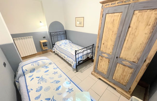 Apt 6 - Magical Grounds With Pool Jacuzzi Sleeps 4 - Photo 14