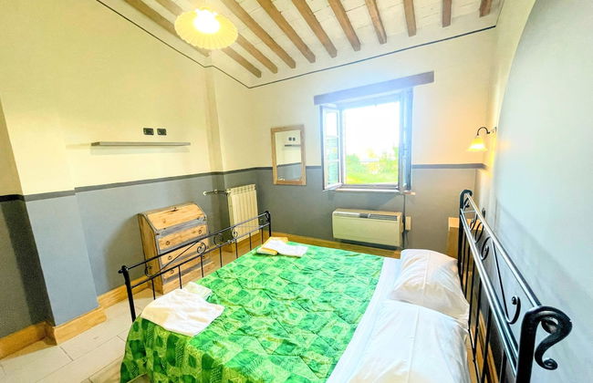 Apt 6 - Magical Grounds With Pool Jacuzzi Sleeps 4 - Photo 5