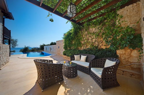 Photo 19 - Korsan Tas Bahce - Stylish 3 bed Villa sea Views