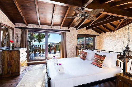 Photo 8 - Korsan Tas Bahce - Stylish 3 bed Villa sea Views