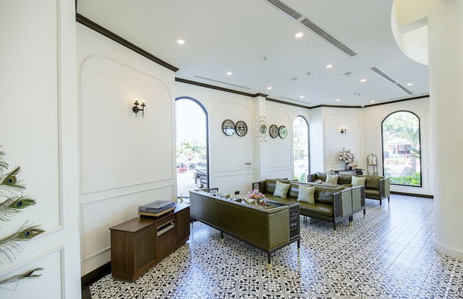 ROBIN HOTEL - Photo 1