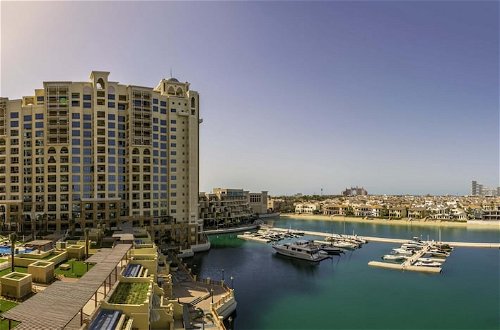 Photo 2 - Exclusive Apt w Seafront Views Over Palm Jumeirah