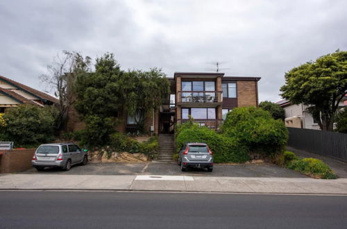 Foto 16 - Well-appointed Sunny 2 Bedroom Apartment in Northcote With Parking