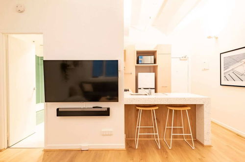 Photo 17 - Beautiful 1 Bedroom Apartment Next to Southern Cross Station