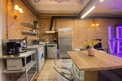 Photo 16 - Centrally Located Historical Flat in Beyoglu