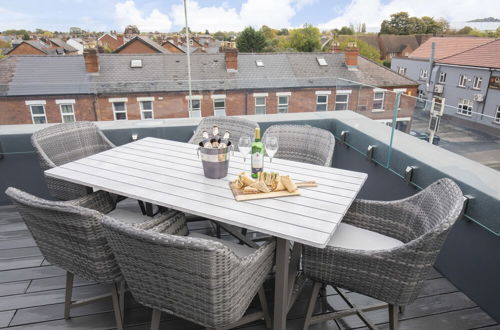 Photo 19 - Elliot Oliver - Stunning 3 Bedroom Penthouse With Large Terrace And Parking