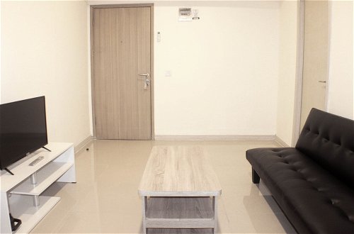 Photo 10 - Comfort 1Br With Dining Room At Meikarta Apartment