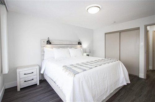 Photo 6 - 1 Bedroom Suite in Downtown Winnipeg With Parking