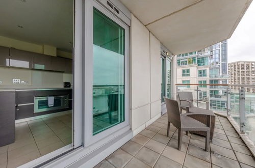 Photo 27 - Gorgeous 3 Bedroom Flat in Vauxhall With City Views