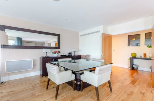 Foto 16 - Gorgeous 3 Bedroom Flat in Vauxhall With City Views