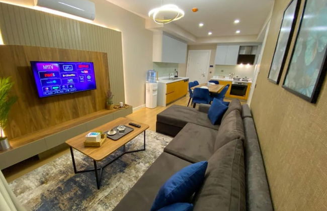 Exclusive Spacious 2 1 Apartment 2 Bathrooms - Core Living - Photo 1