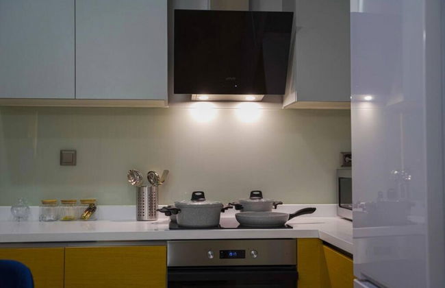 Exclusive Spacious 2 1 Apartment 2 Bathrooms - Core Living - Photo 12