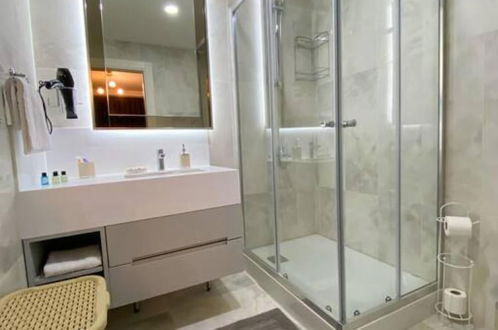 Photo 36 - Exclusive Spacious 2 1 Apartment 2 Bathrooms - Core Living