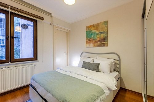 Photo 2 - Cozy Flat Near Nisantasi and Trendy Attractions
