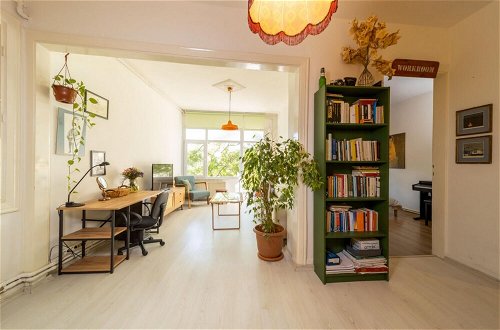 Photo 2 - Charming Flat With Refreshing View in Kadikoy