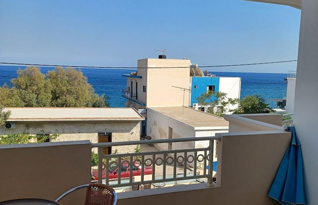Captivating 1-bed Apartment in Crete, Greece - Photo 8