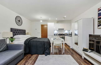 Photo 2 - Contemporary Apartment - Liverpool