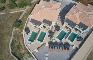 Foto 3 - Beachfront Alassa Villas With Private Pools