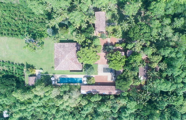 Historically Important Architecturally Stunning Hilltop Villa - Foto 8