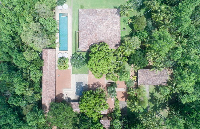 Historically Important Architecturally Stunning Hilltop Villa - Foto 7
